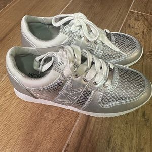 Michael Kors kids Osaka silver sneakers size 13